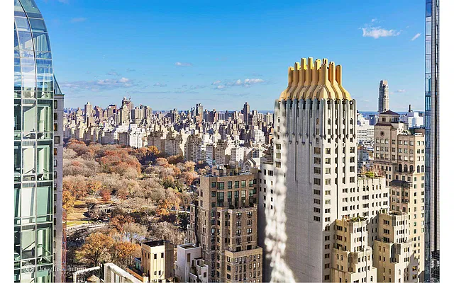 Sold by Douglas Elliman | media 15
