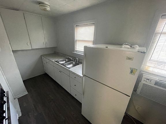 3rd image of 316 SW 27th St #416