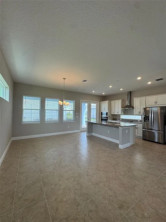 3 bed, 2.5 bath, 2385 sqft, $3,800 — Photo 3