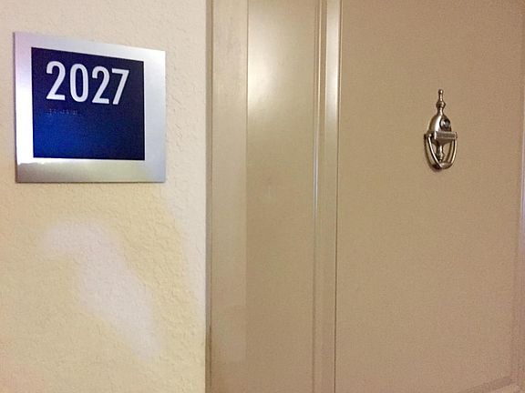 5th image of 100 Bayview Dr APT 2027