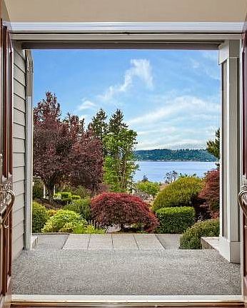 Entry Lake View