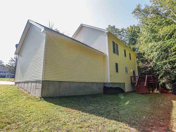 4th image of 48 Winterberry Ln