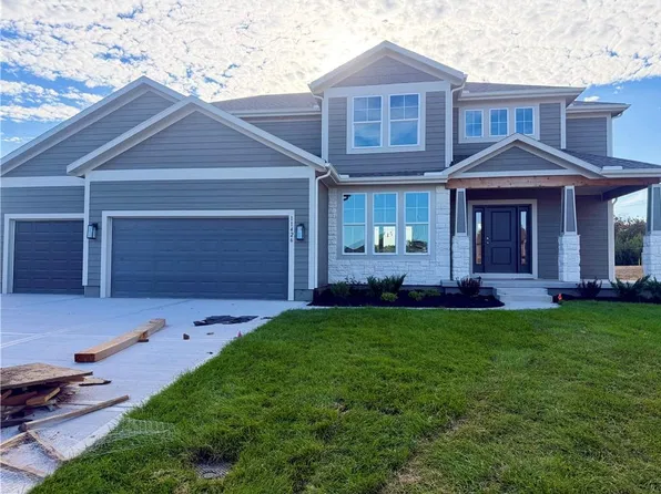 11426 S Emerald St, Olathe, KS 66061
