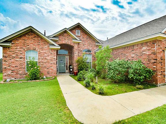 2nd image of 606 Cypress Wood Dr