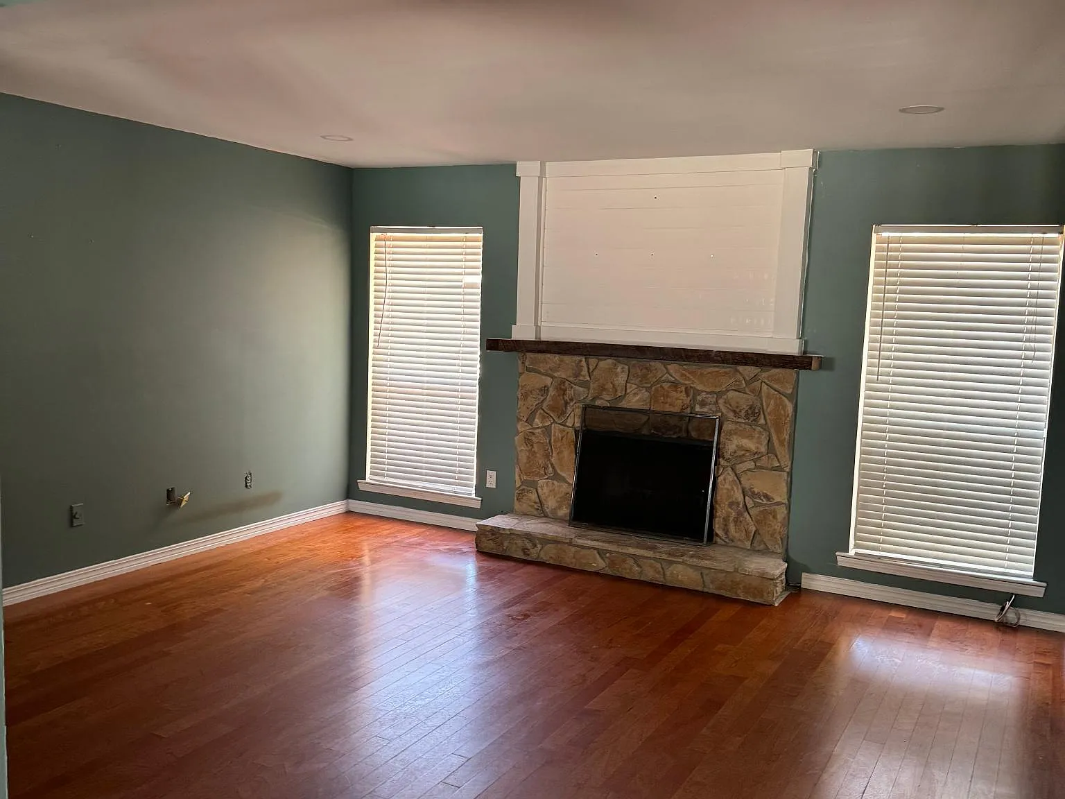 3 bed, 1731 sqft, $3,000 — Photo 4