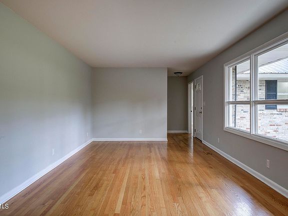 5th image of 2117 Beechnut Dr
