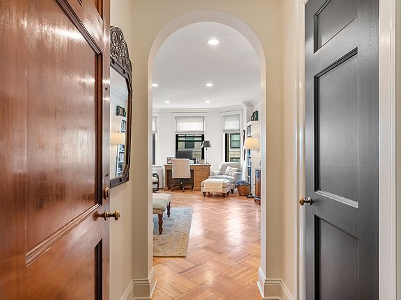 2nd image of 2000 N Lincoln Park West Pkwy #1003