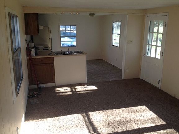 3rd image of 110 Tyree Cir