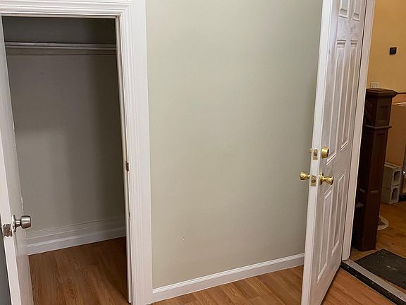 4th image of 861 S 15th St Floor 1