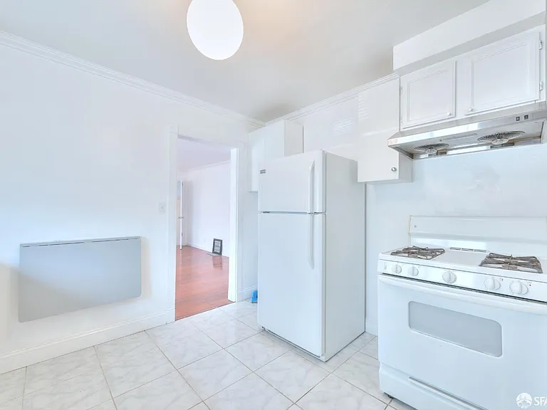 6029 Macarthur Blvd — Photo 24