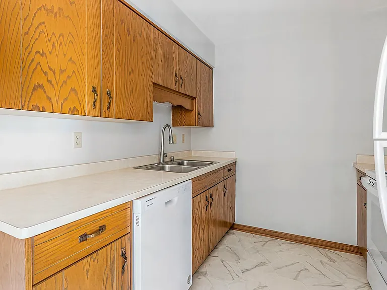 16 W Klubertanz Dr — Photo 13