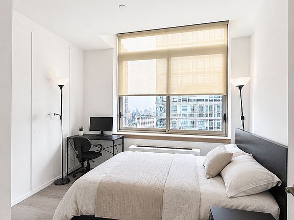 2nd image of 35 W 33rd St APT 33C