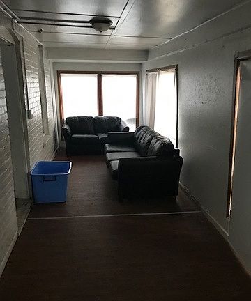 2nd image of 1202 N Hickory St