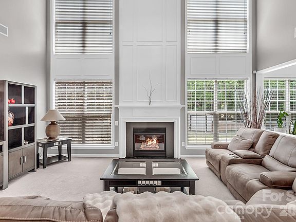 2nd image of 2903 Wheat Meadow Ln