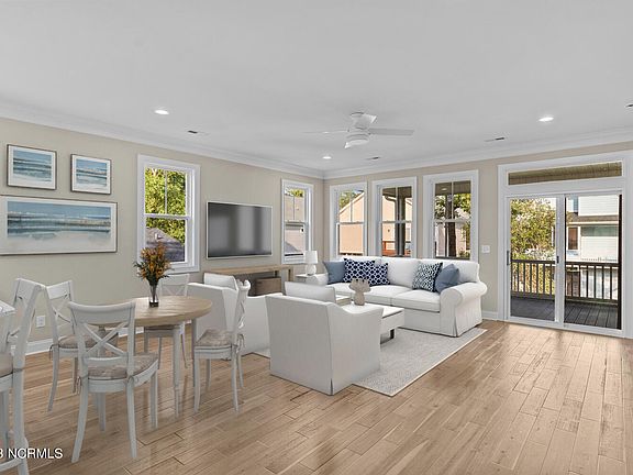4th image of 325 NE 43rd Street