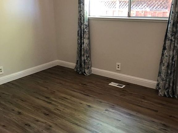 5th image of 4798 Mohr Ave