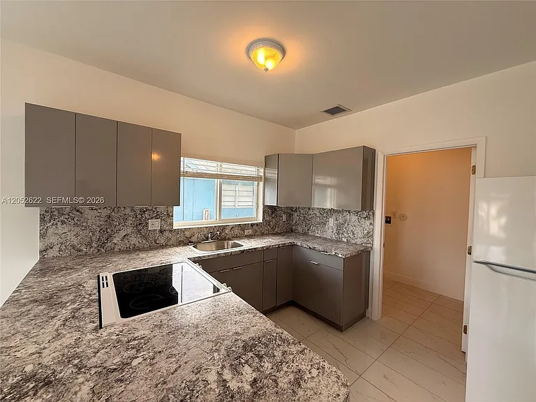 3025 NW 23rd Ave #1 — Photo 7