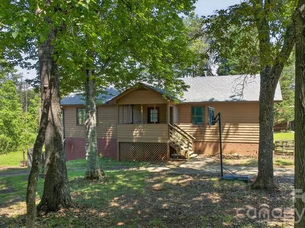 66 Misery Ridge Trl, Mill Spring, NC 28756