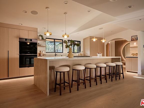 5th image of 6022 Elba Pl