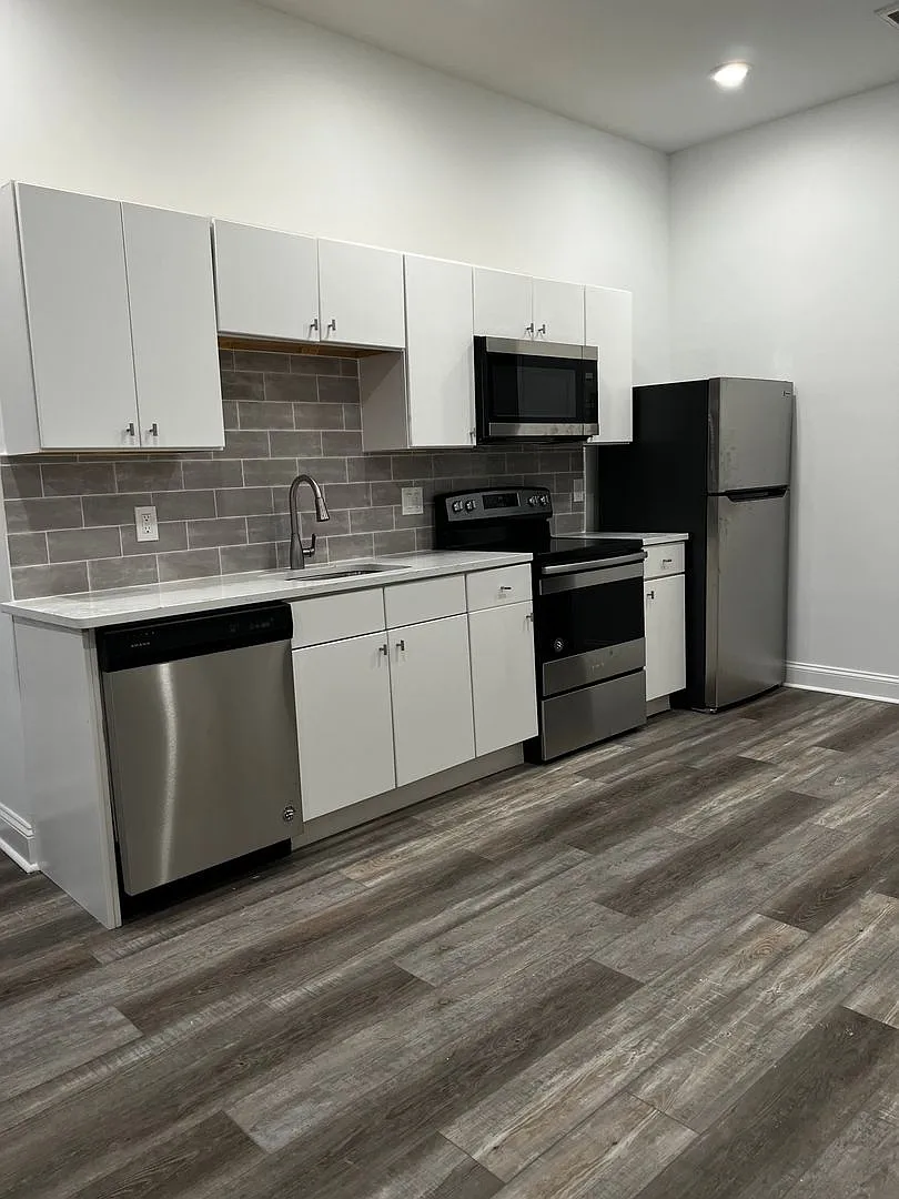 6800 Market Residential — Photo 1