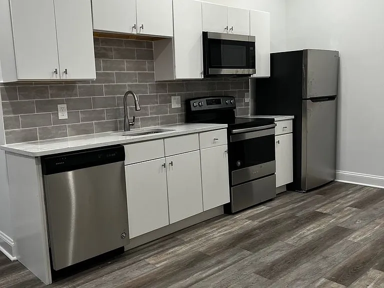 6800 Market Residential — Photo 1
