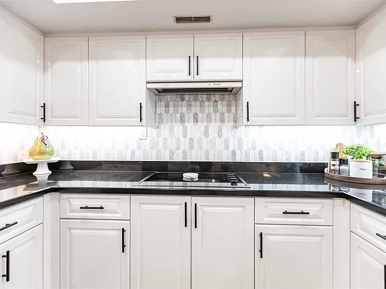 1125 W Peppertree Dr #402 — Photo 14