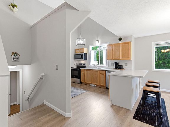 5th image of 18027 Macon St NW