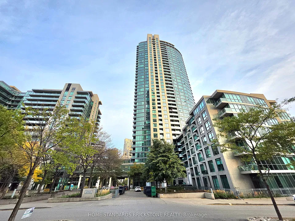 215 Fort York Blvd #2708