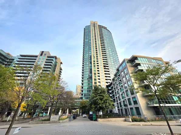 215 Fort York Blvd, Toronto, ON