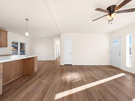 5th image of 1500 W 7th St #65