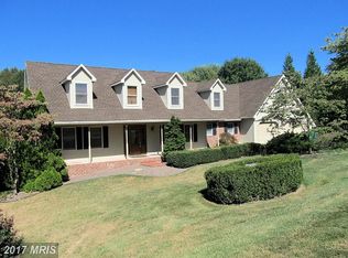 511 Larkspur Ln, Chambersburg, PA