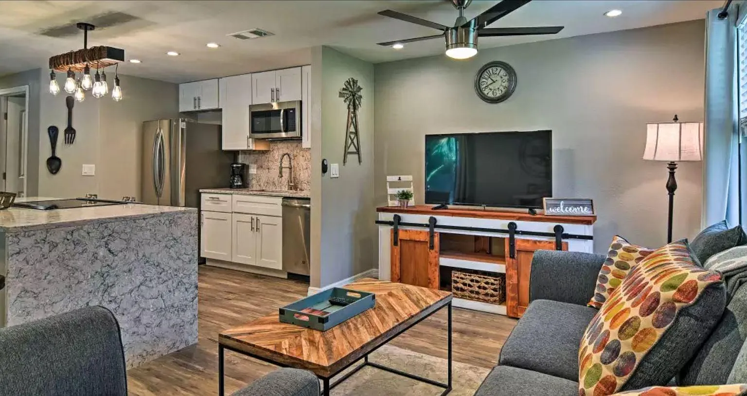 2 bed, 1000 sqft, $2,350 — Photo 4