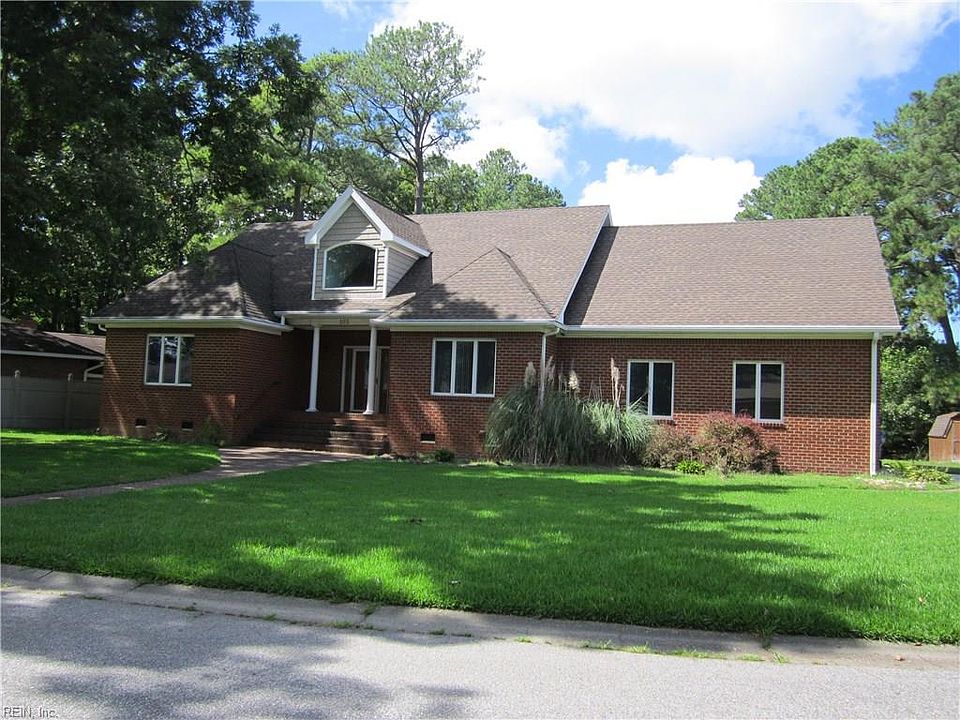 1st image of 105 Van Luik Ct