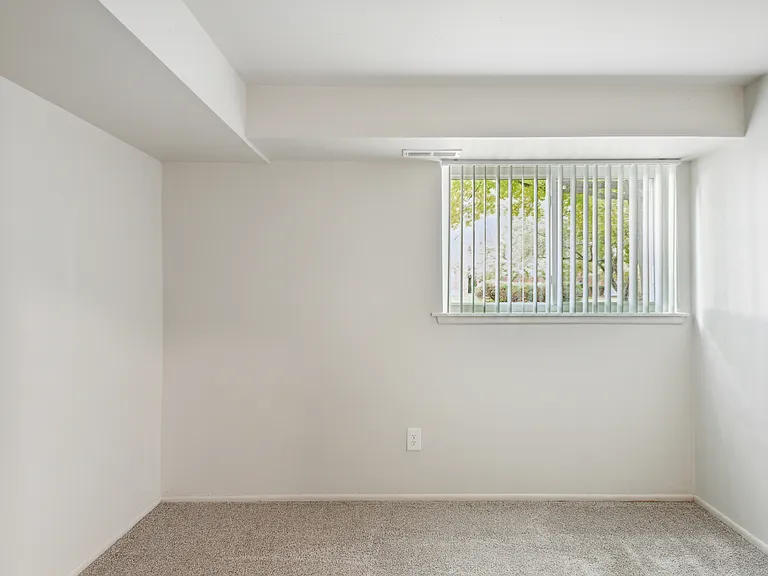 Park Hill Apartments — Photo 22