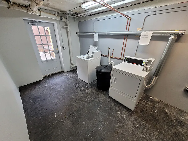1297 Elm St #17 — Photo 3