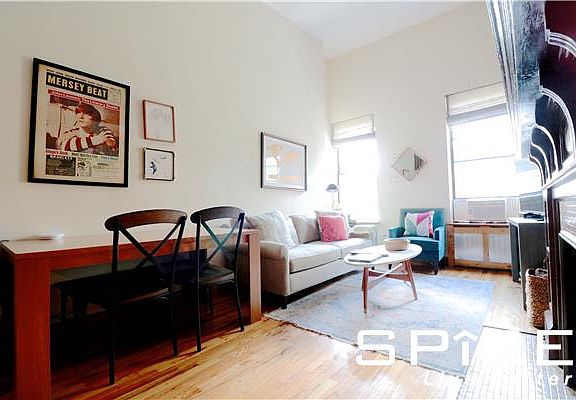 2nd image of 138 W 74th St APT 4A