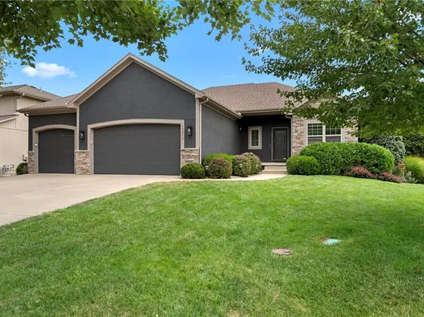 19813 Elmridge St, Spring Hill, KS 66083
