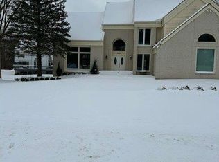 6597 Torybrooke Cir, West Bloomfield, MI 48323