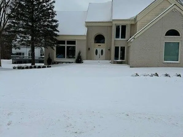 6597 Torybrooke Cir, West Bloomfield, MI 48323