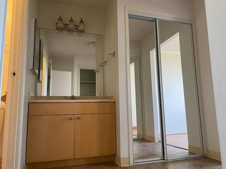 55 S Kukui St #D904 — Photo 8