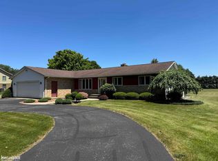 527 Camelot Ln, Pigeon, MI 48755