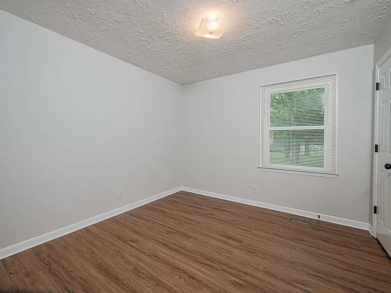 2594 Exeter Dr — Photo 19