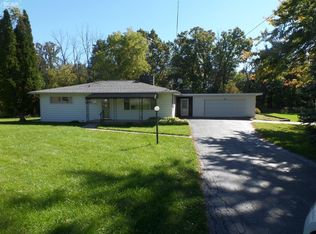 1092 Sarah St, Grand Blanc, MI 48439