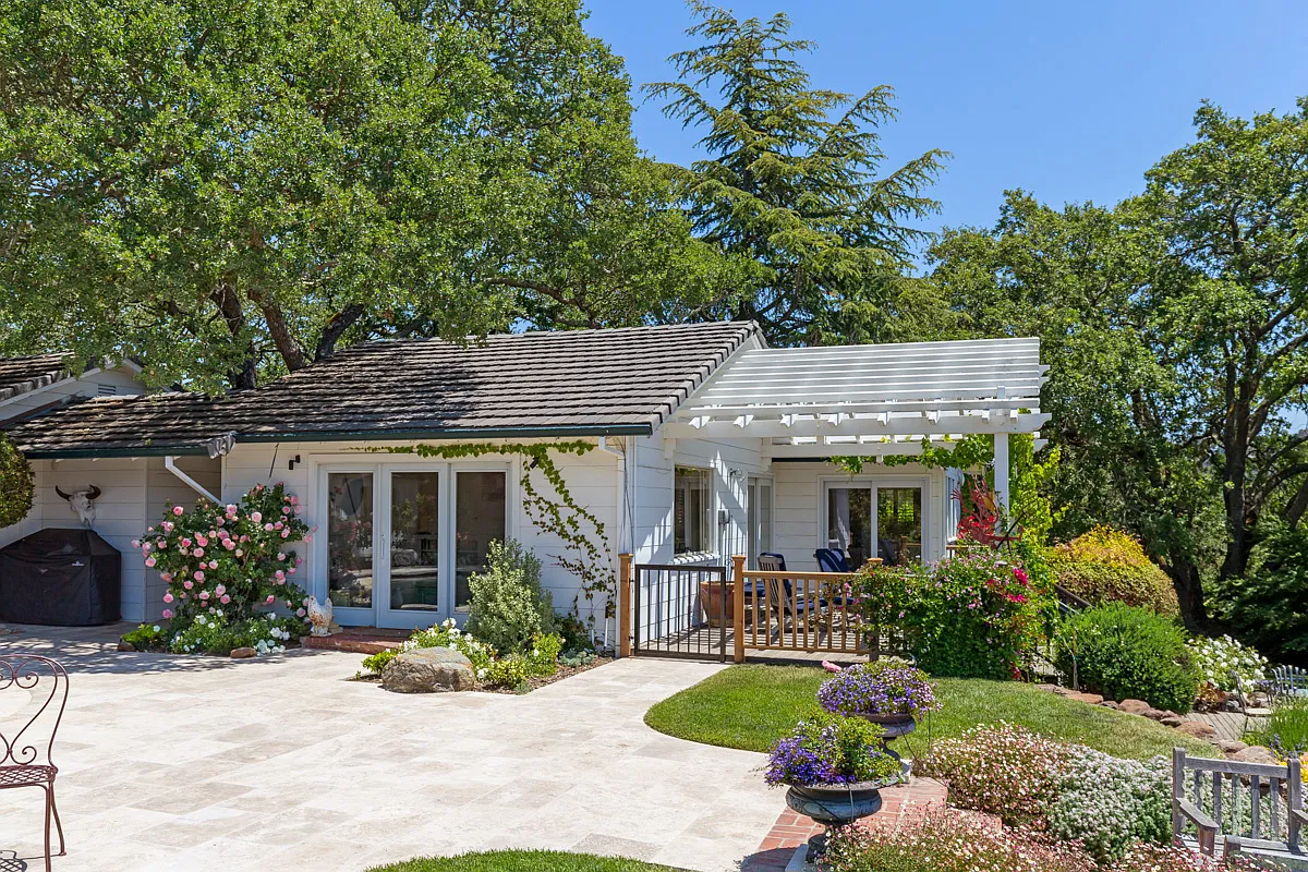 Building Photo - Westridge Dr