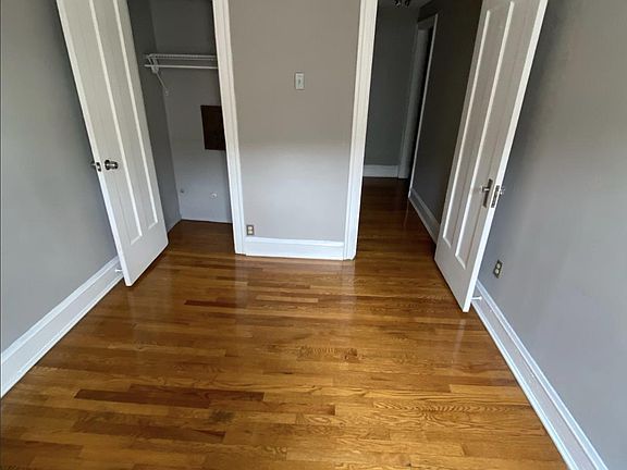 4th image of 546 W Cornelia Ave APT 2W