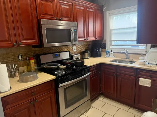 (undisclosed Address), Freeport, NY 11520