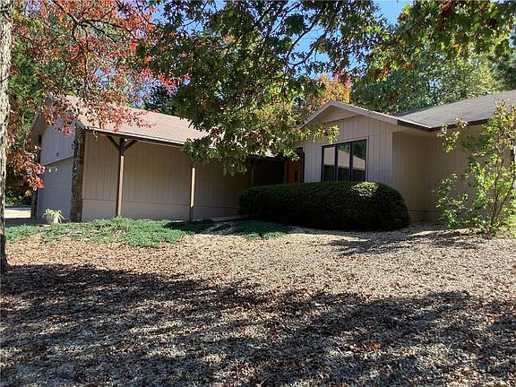 3rd image of 29 Branchwood Dr