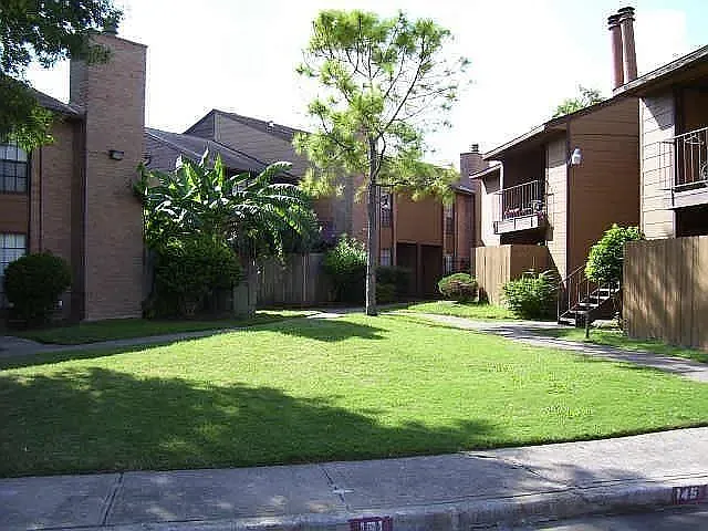 9090 S Braeswood Blvd #75 — Photo 3