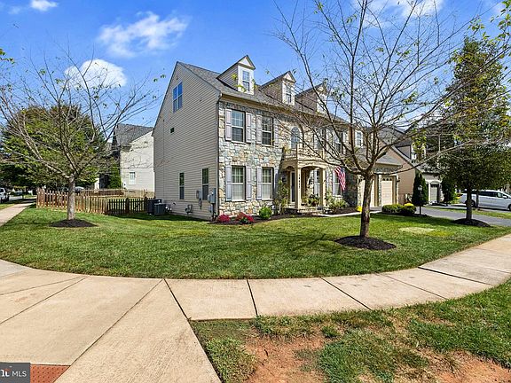 4th image of 14425 Broadwinged Dr