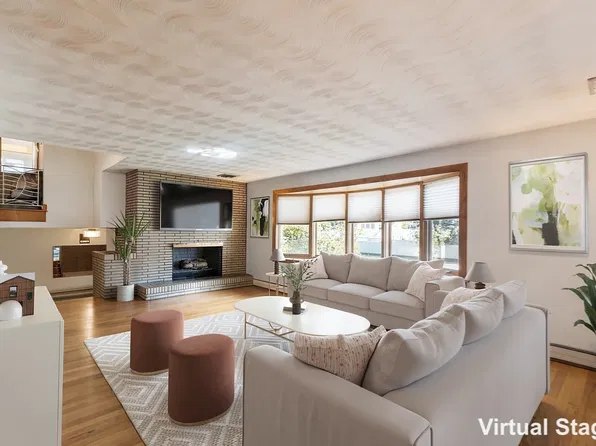 9 Randolph Rd, Stoneham, MA 02180
